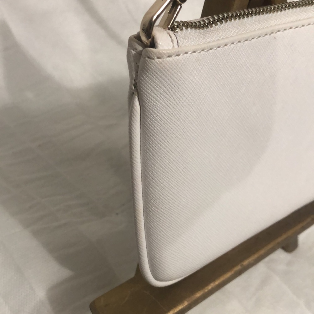 DKNY Leather Convertible Wristlet - White NWOT Retail $45 - Picture 4 of 6